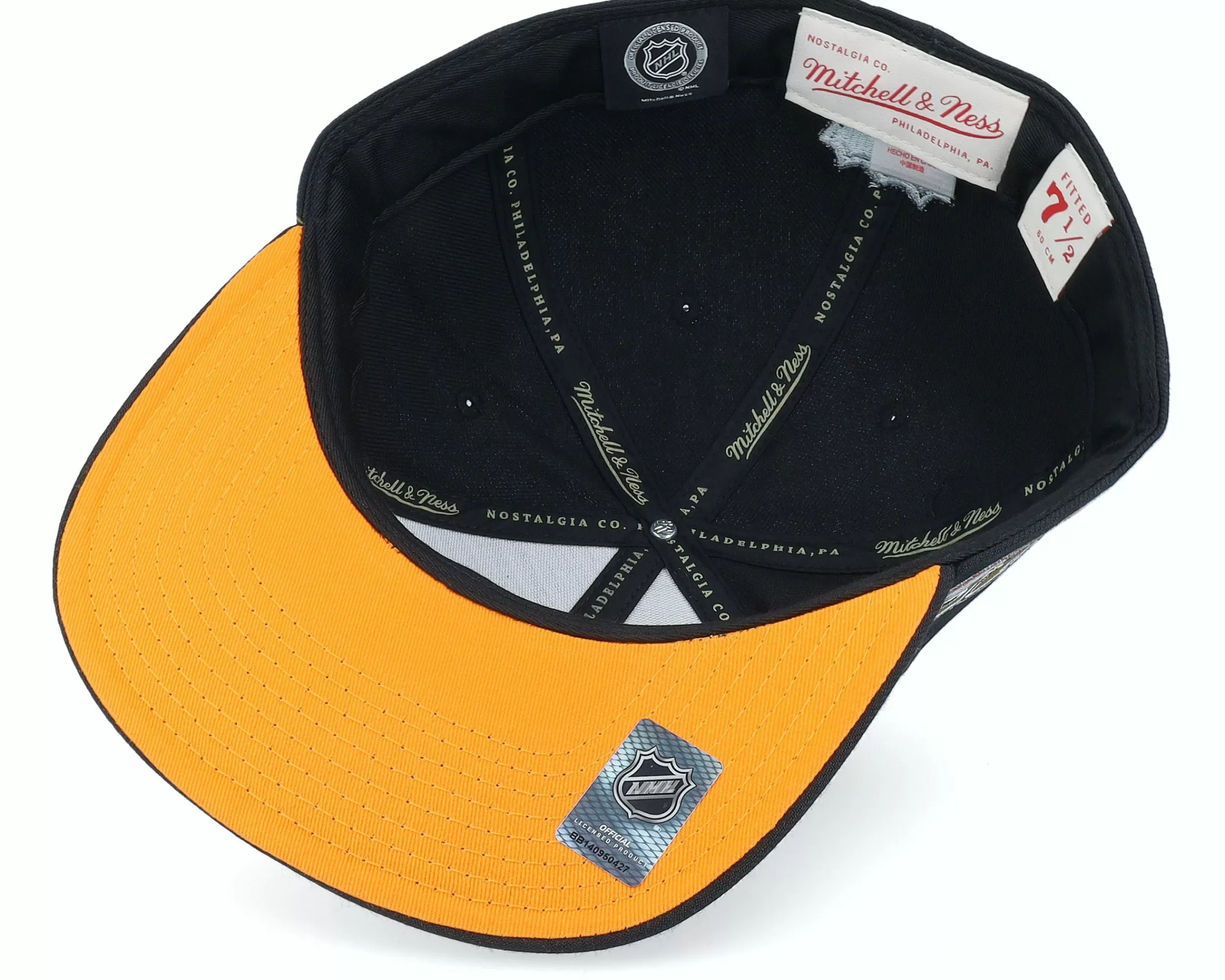 Mitchell & Ness Anaheim Ducks Vintage Black Fitted - -Unisex Fitted