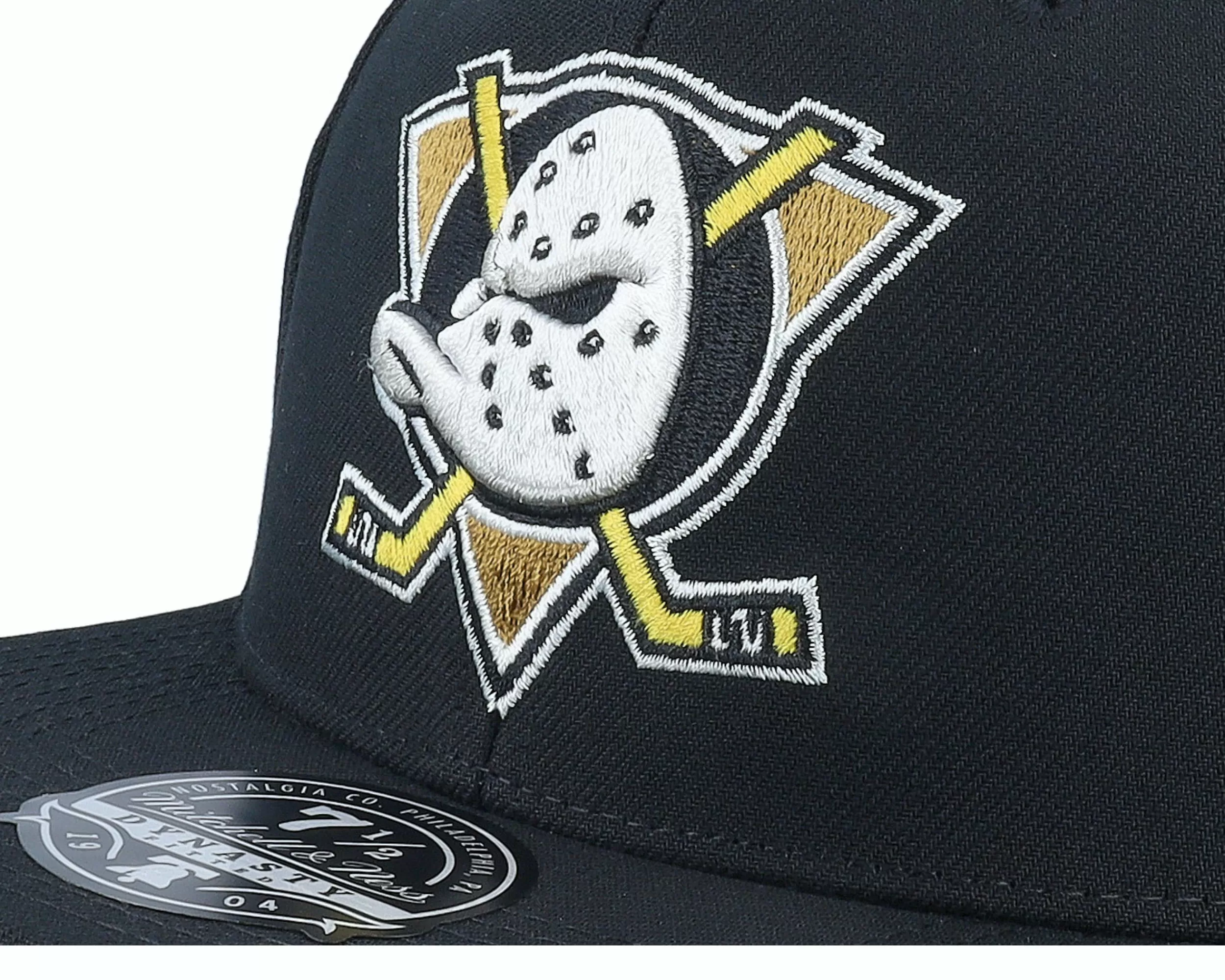 Mitchell & Ness Anaheim Ducks Vintage Black Fitted - -Unisex Fitted