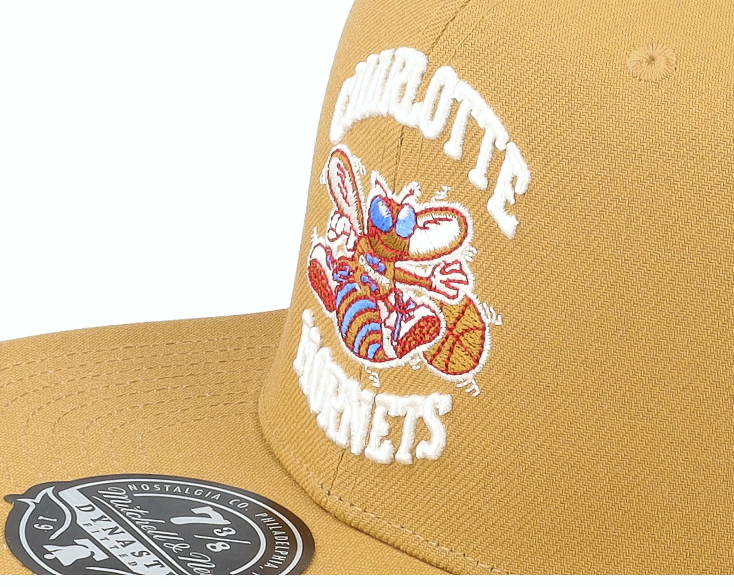 Mitchell & Ness Charlotte Hornets Sand And Sky Fitted Tan Snapback - -Unisex Fitted