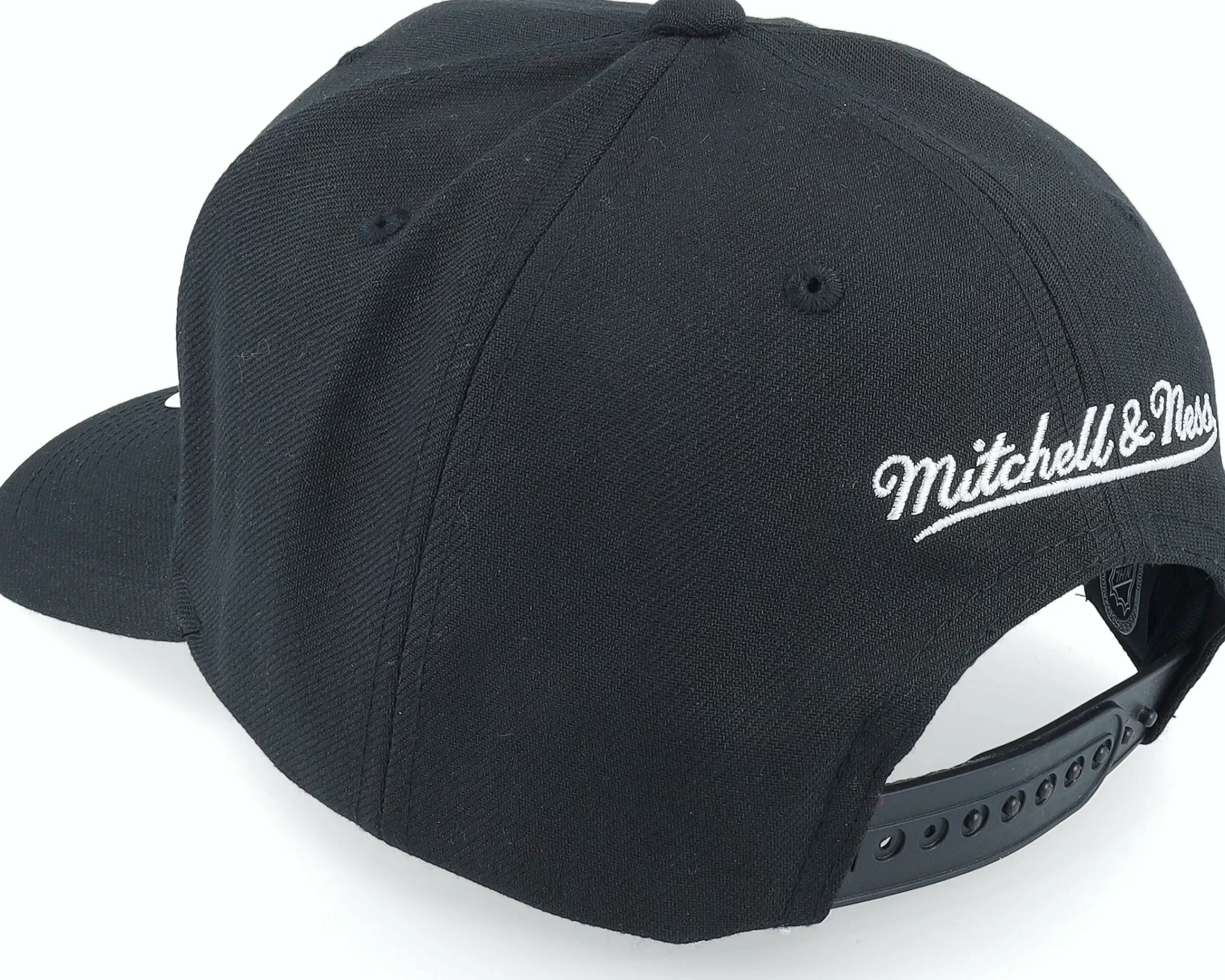 Mitchell & Ness Chicago Blackhawks Team Ground 2.0 Pro Black Adjustable - -Unisex Adjustable