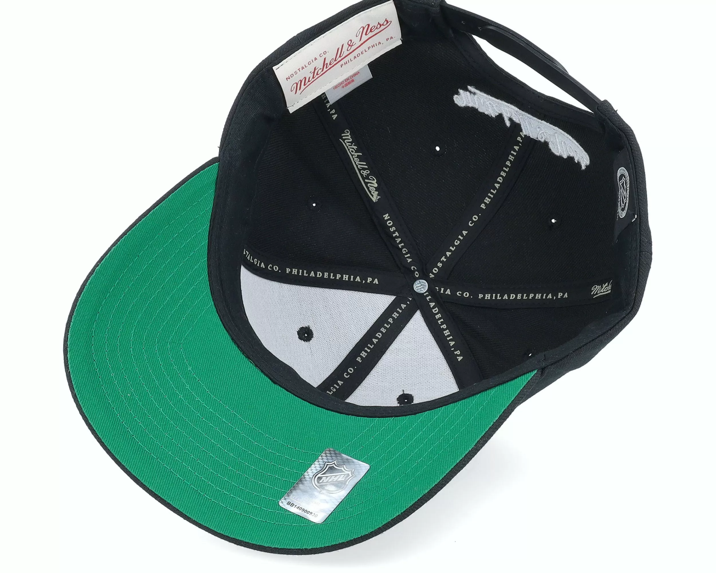 Mitchell & Ness Chicago Blackhawks Team Ground 2.0 Pro Black Adjustable - -Unisex Adjustable
