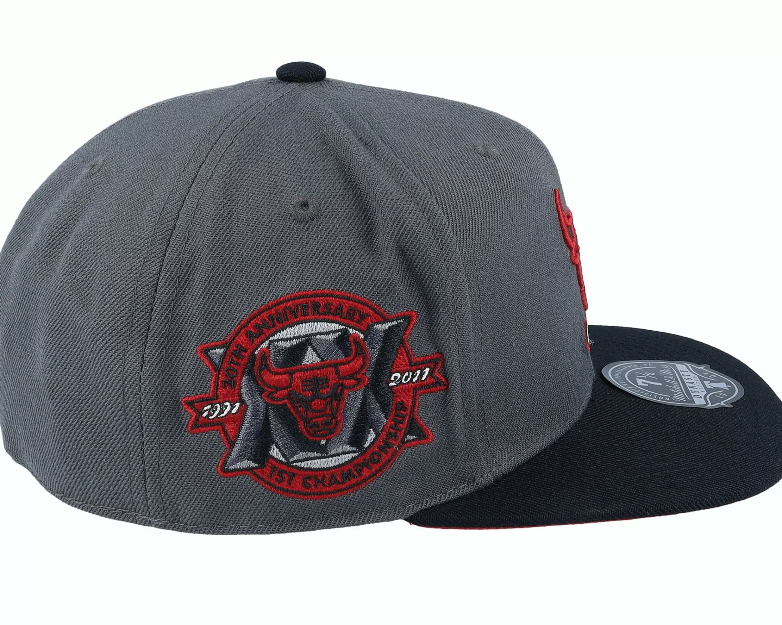 Mitchell & Ness Chicago Bulls Born And Bred Grey/Black Fitted - -Unisex Fitted
