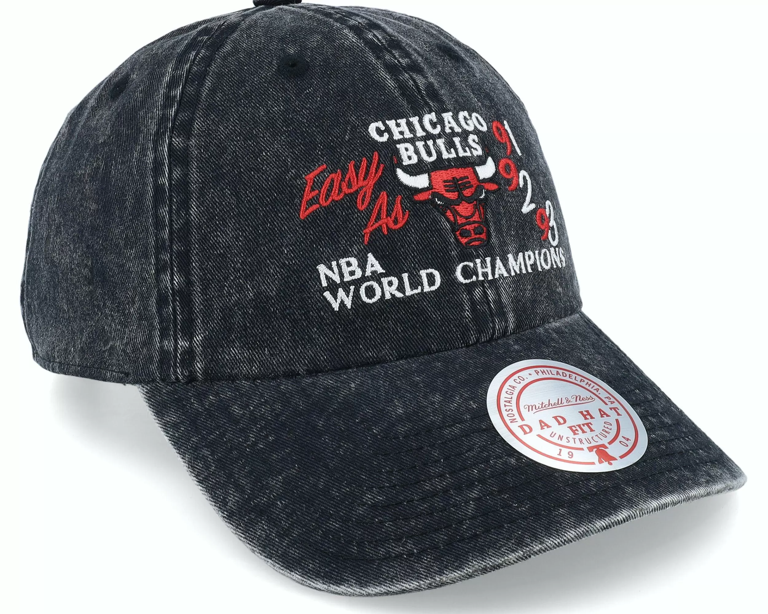 Mitchell & Ness Chicago Bulls Stone Washed Champions Black Dad Cap - -Unisex Dad Cap