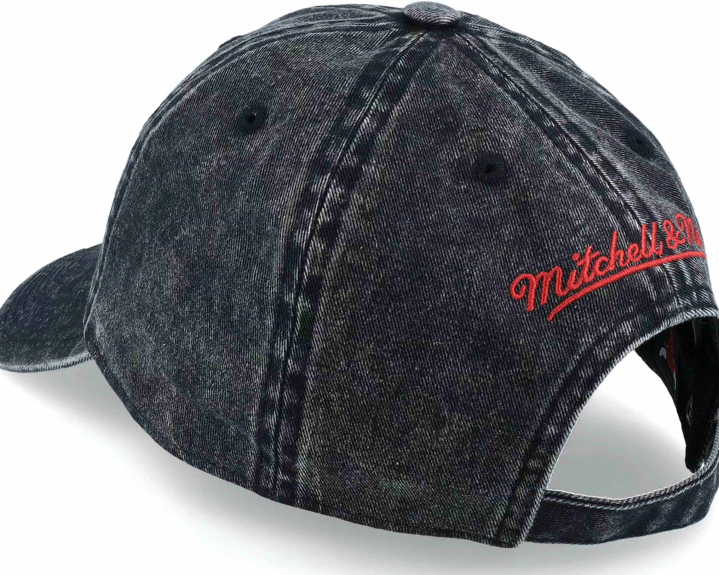 Mitchell & Ness Chicago Bulls Stone Washed Champions Black Dad Cap - -Unisex Dad Cap