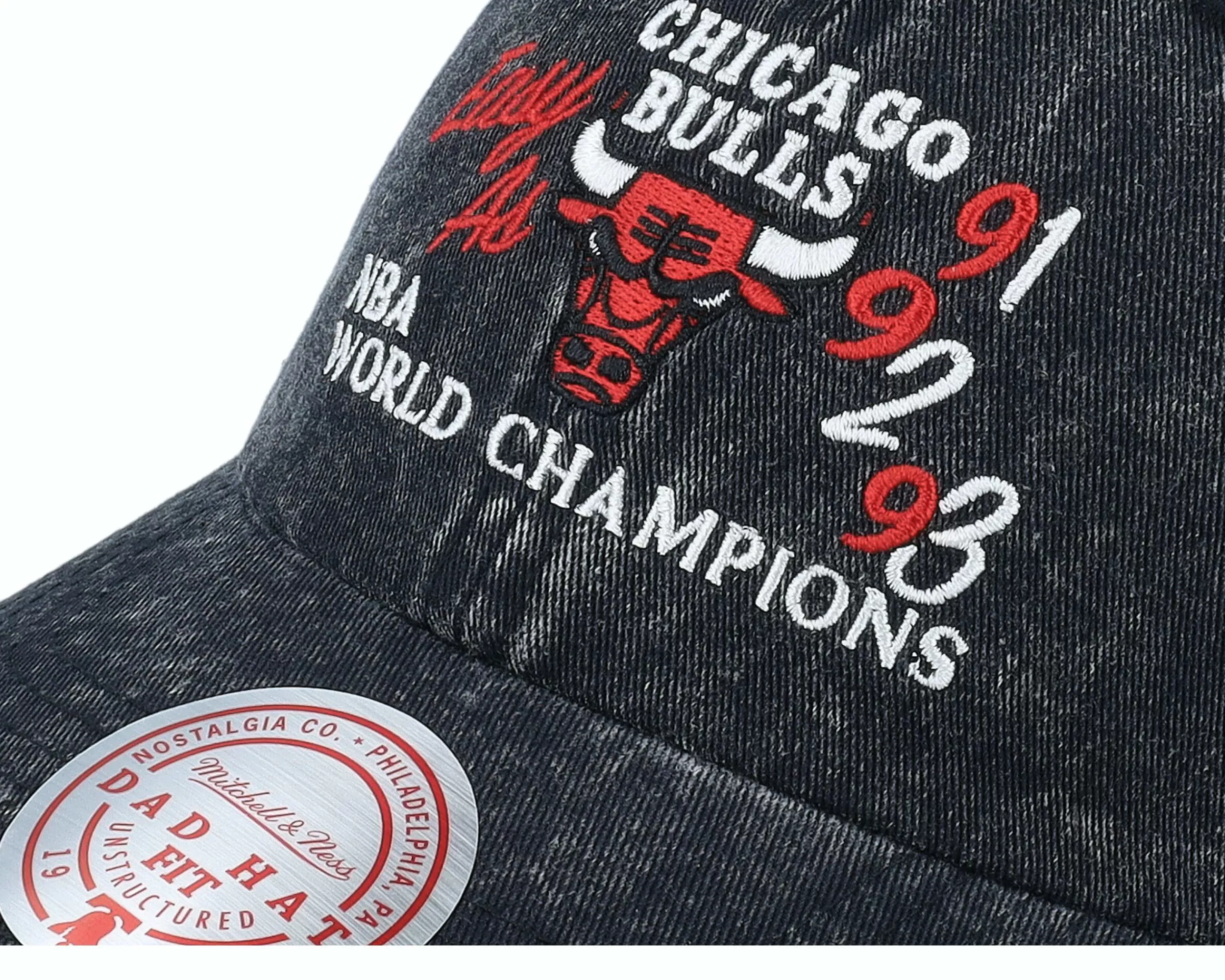 Mitchell & Ness Chicago Bulls Stone Washed Champions Black Dad Cap - -Unisex Dad Cap