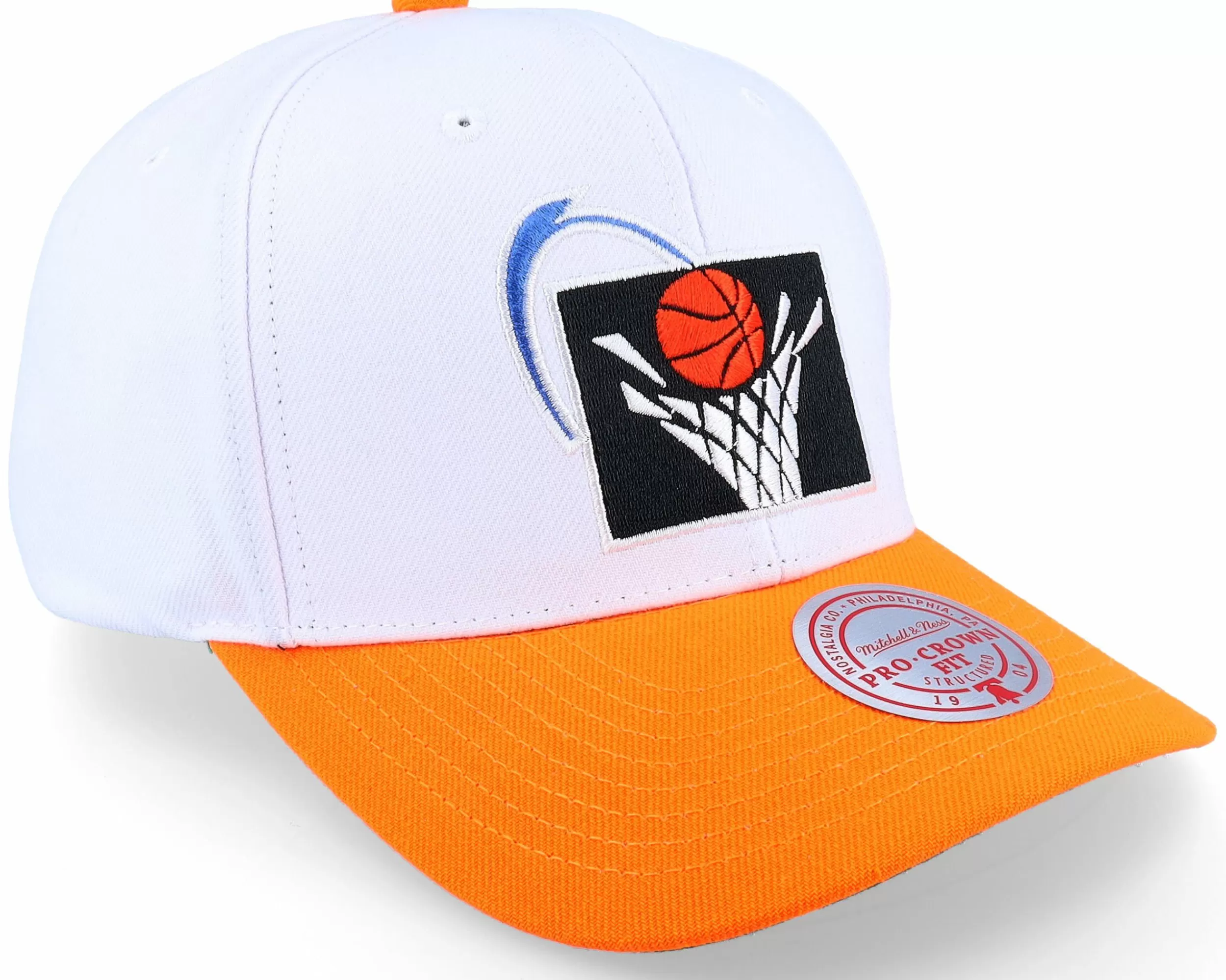 Mitchell & Ness Cleveland Cavaliers Team 2 Tone 2.0 Pro White Adjustable - -Unisex Adjustable