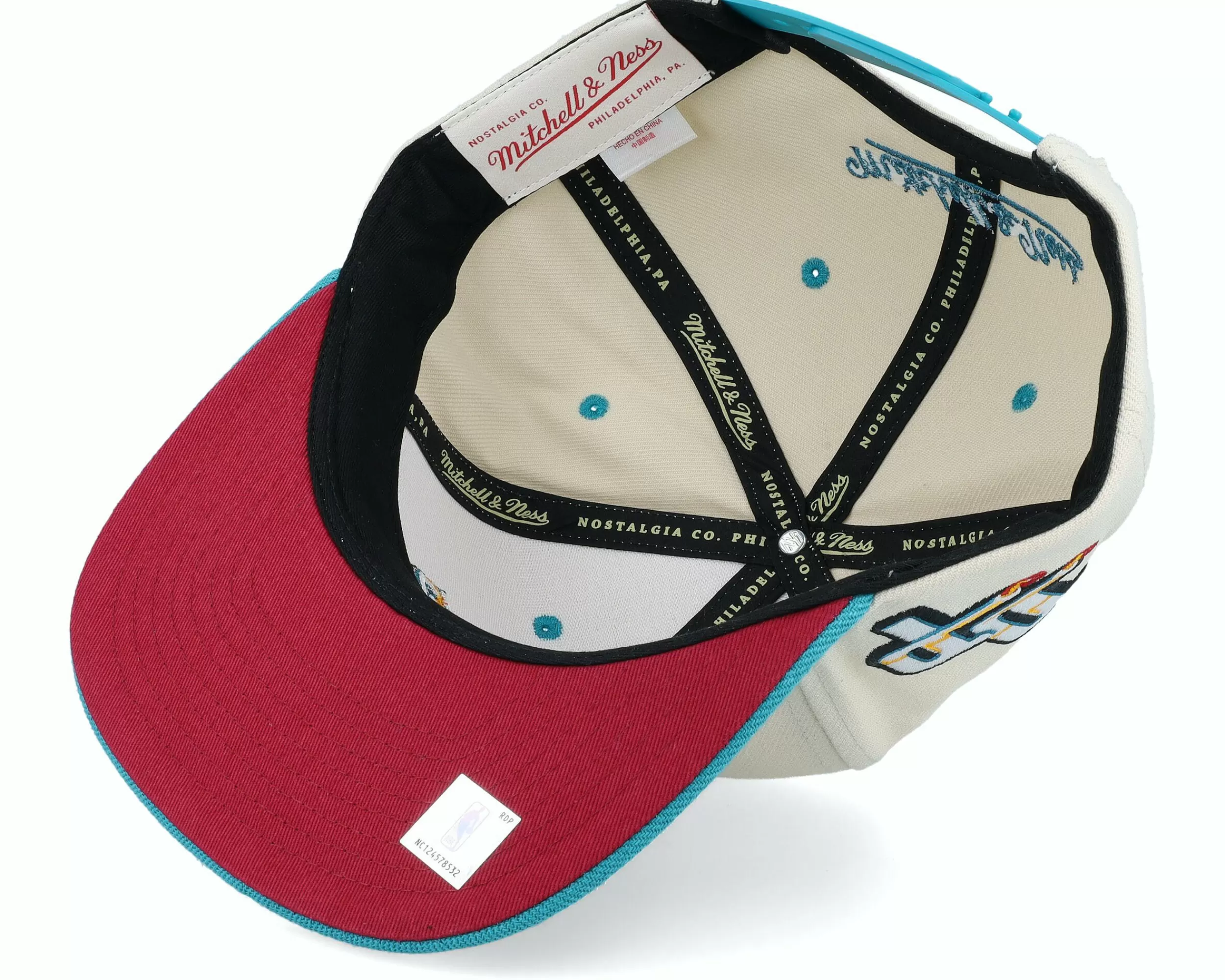Mitchell & Ness Detroit Pistons Sail Two Tone Hwc Off White Snapback - -Unisex Snapback