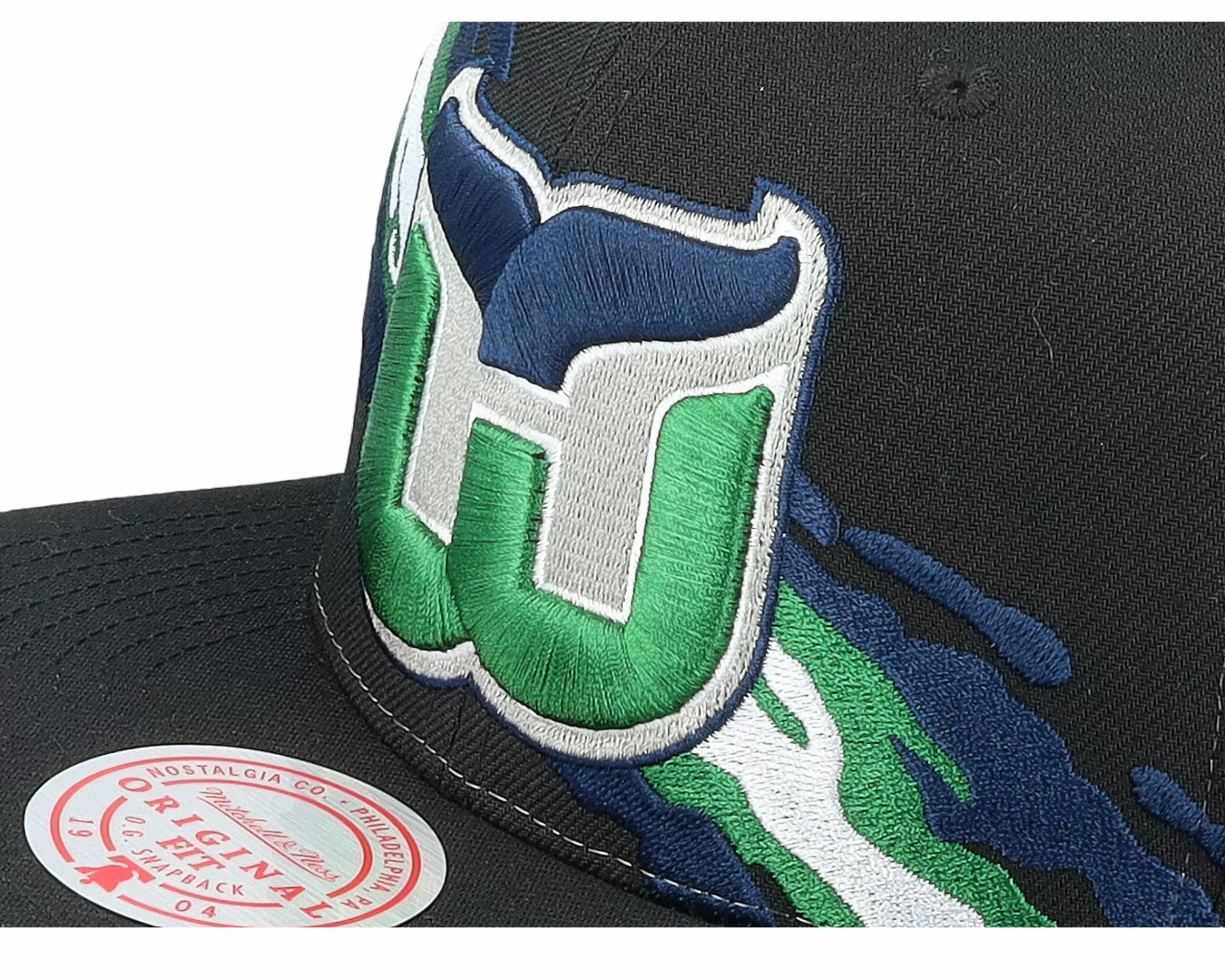 Mitchell & Ness Hartford Whalers Vintage Paintbrush Black Snapback - -Unisex Snapback