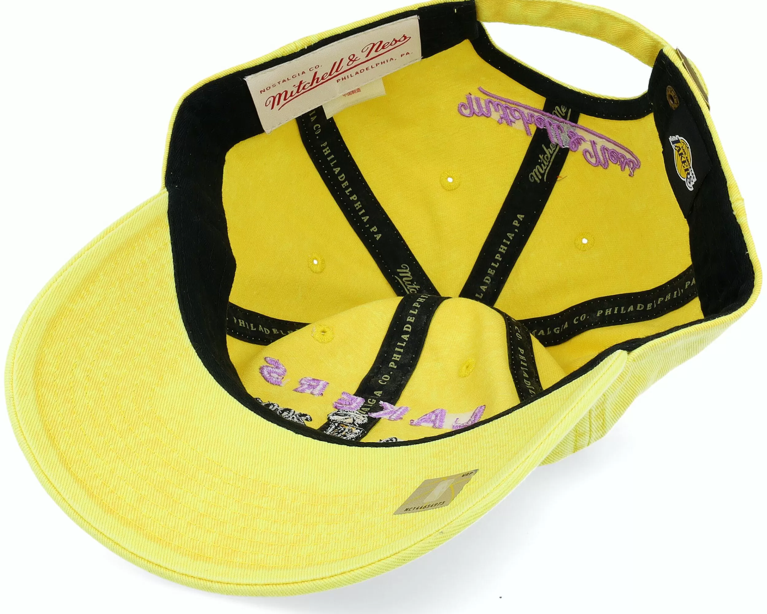 Mitchell & Ness Los Angeles Lakers Stone Washed Champions Yellow Dad Cap - -Unisex Dad Cap