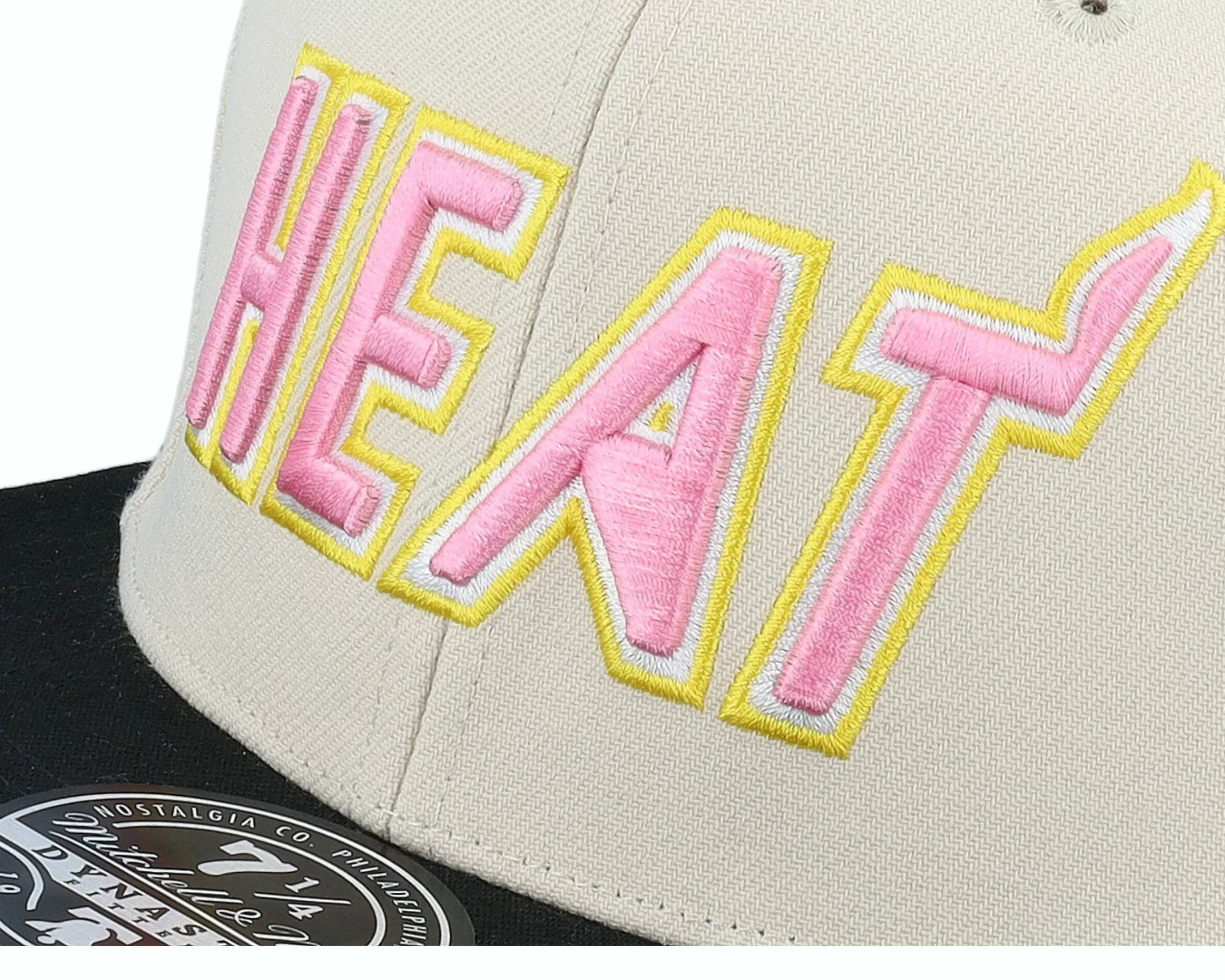 Mitchell & Ness Miami Heat Ivory Pastel Off White Fitted - -Unisex Fitted