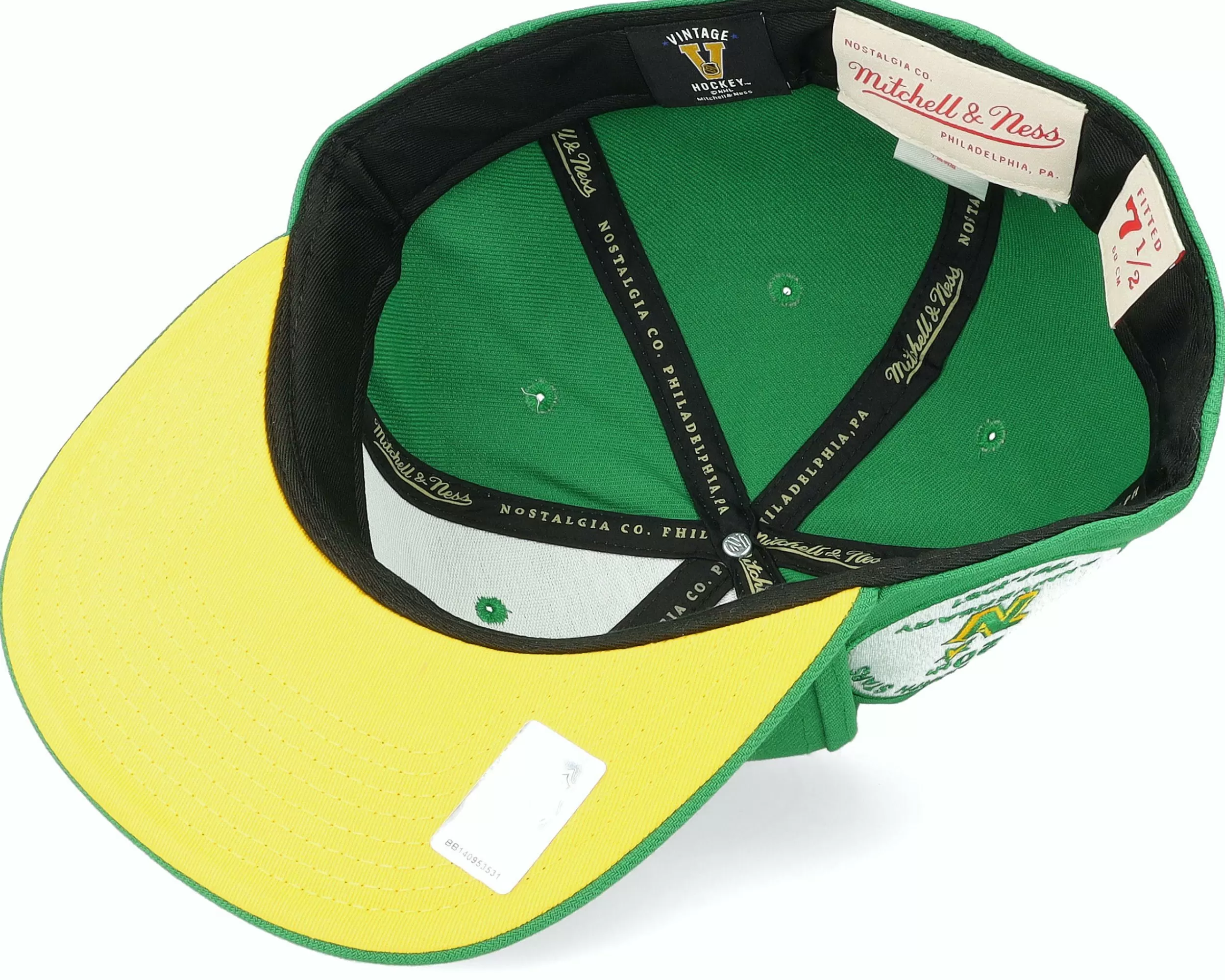 Mitchell & Ness Minnesota North Stars Vintage Green Fitted - -Unisex Fitted
