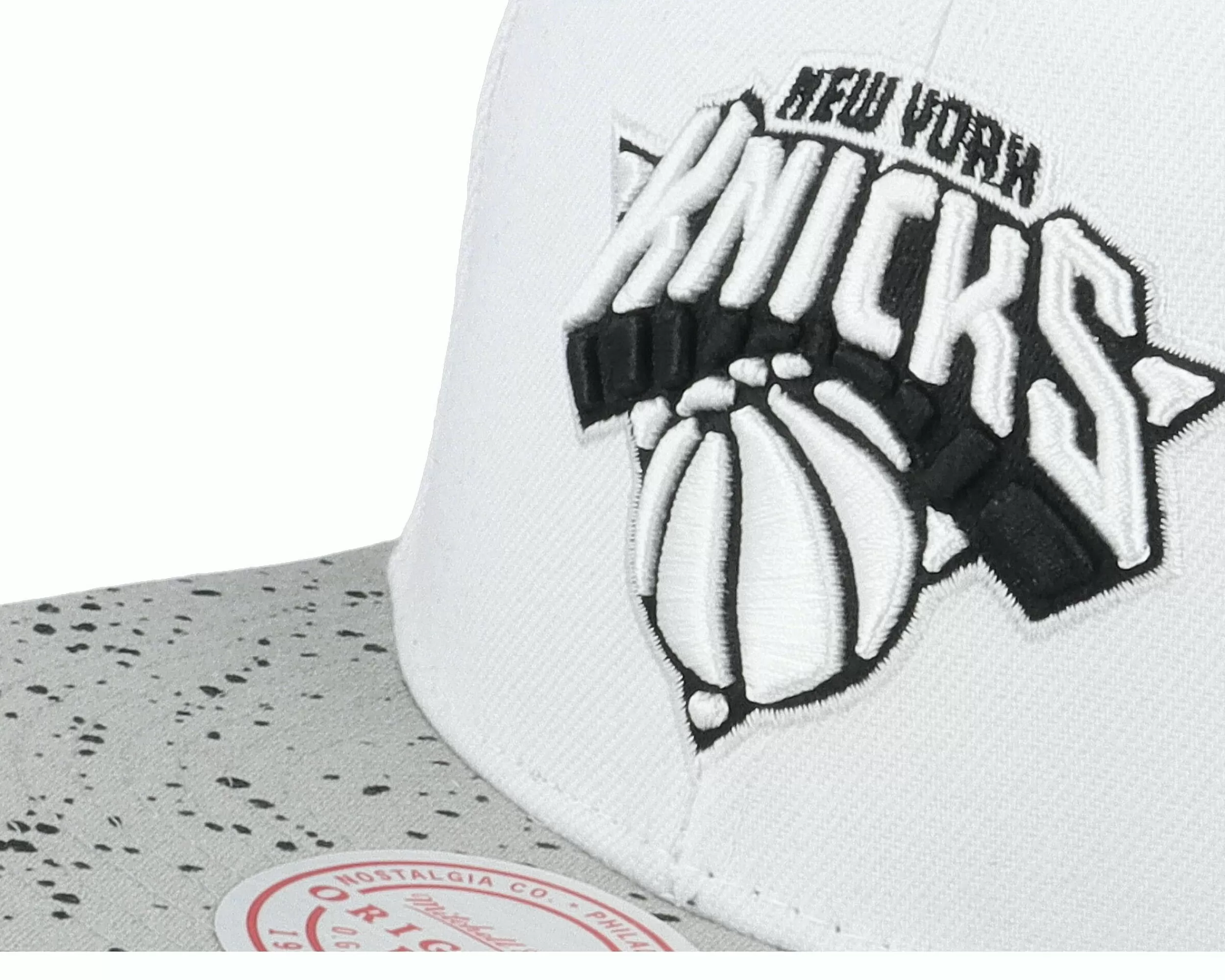 Mitchell & Ness New York Knicks Cement Top White/Silver Snapback - -Unisex Snapback