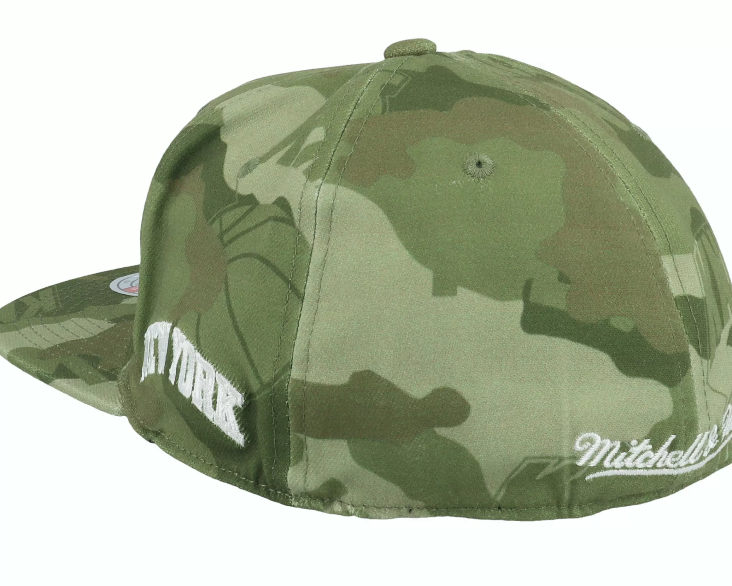 Mitchell & Ness New York Knicks Tonal Camo Stretch Green Camo Fitted - -Unisex Fitted