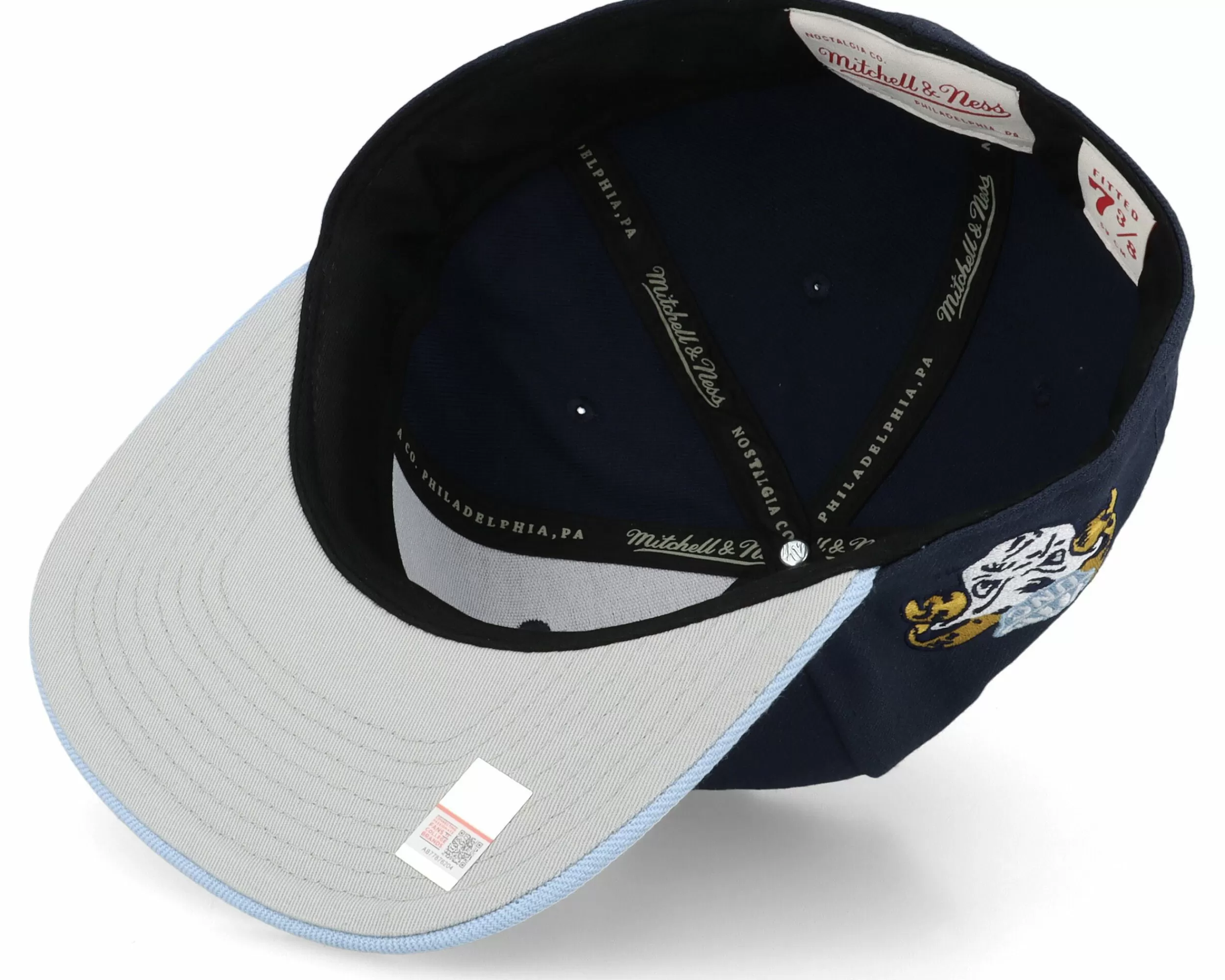 Mitchell & Ness North Carolina Tar Heels Core Side Navy Fitted - -Unisex Fitted