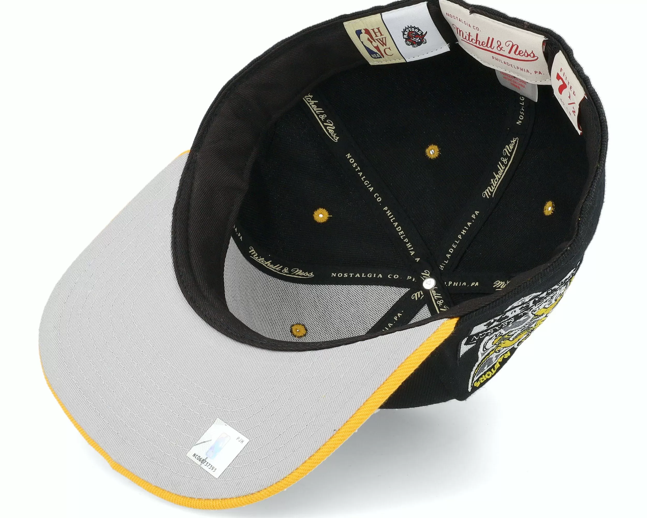 Mitchell & Ness Toronto Raptors Yellow Toe Black/Yellow Fitted - -Unisex Fitted