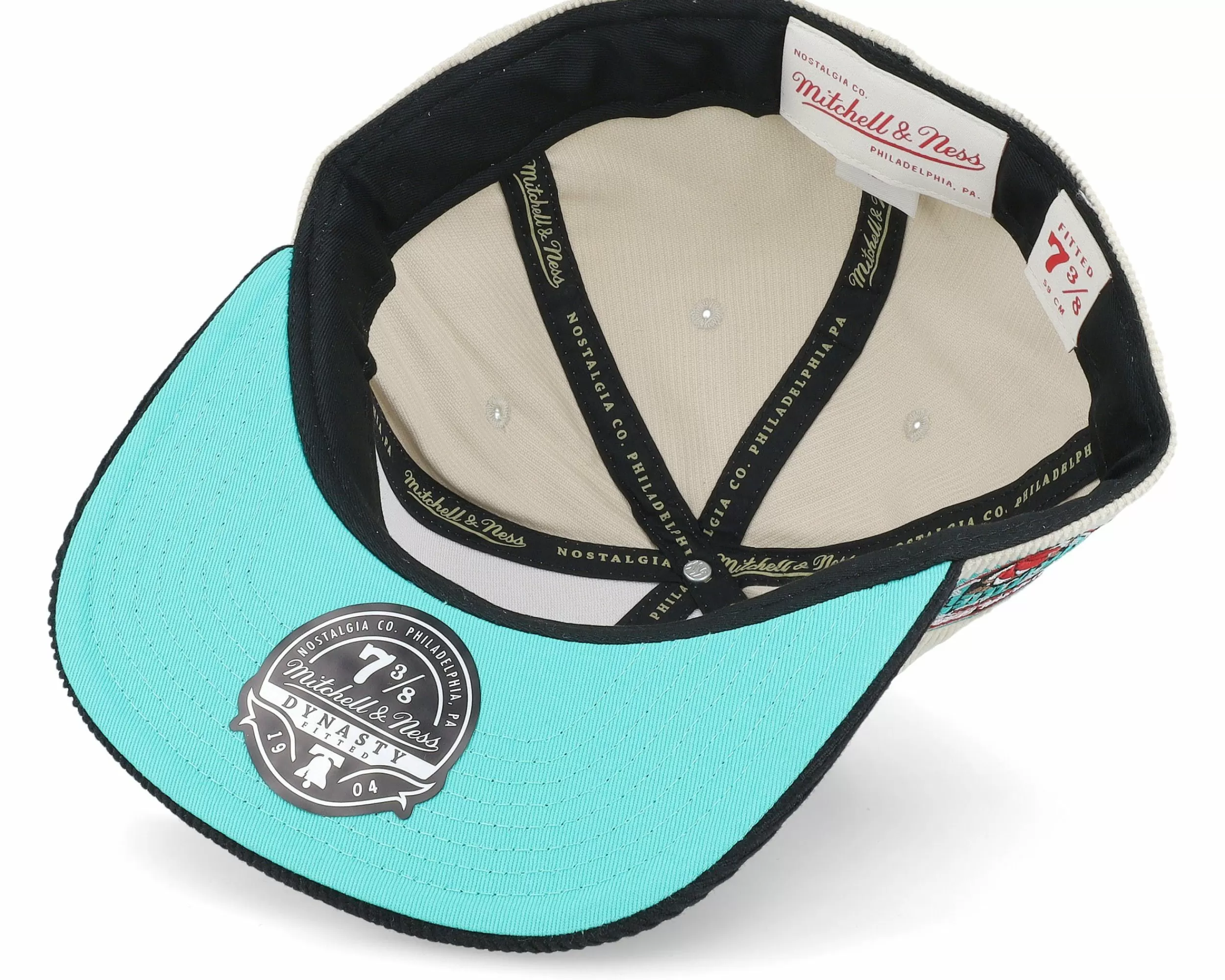 Mitchell & Ness Vancouver Grizzlies Team Cord Off White/Black Fitted - -Unisex Fitted